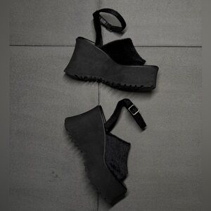 DOLLSKILL Women's Black Platform Sandals